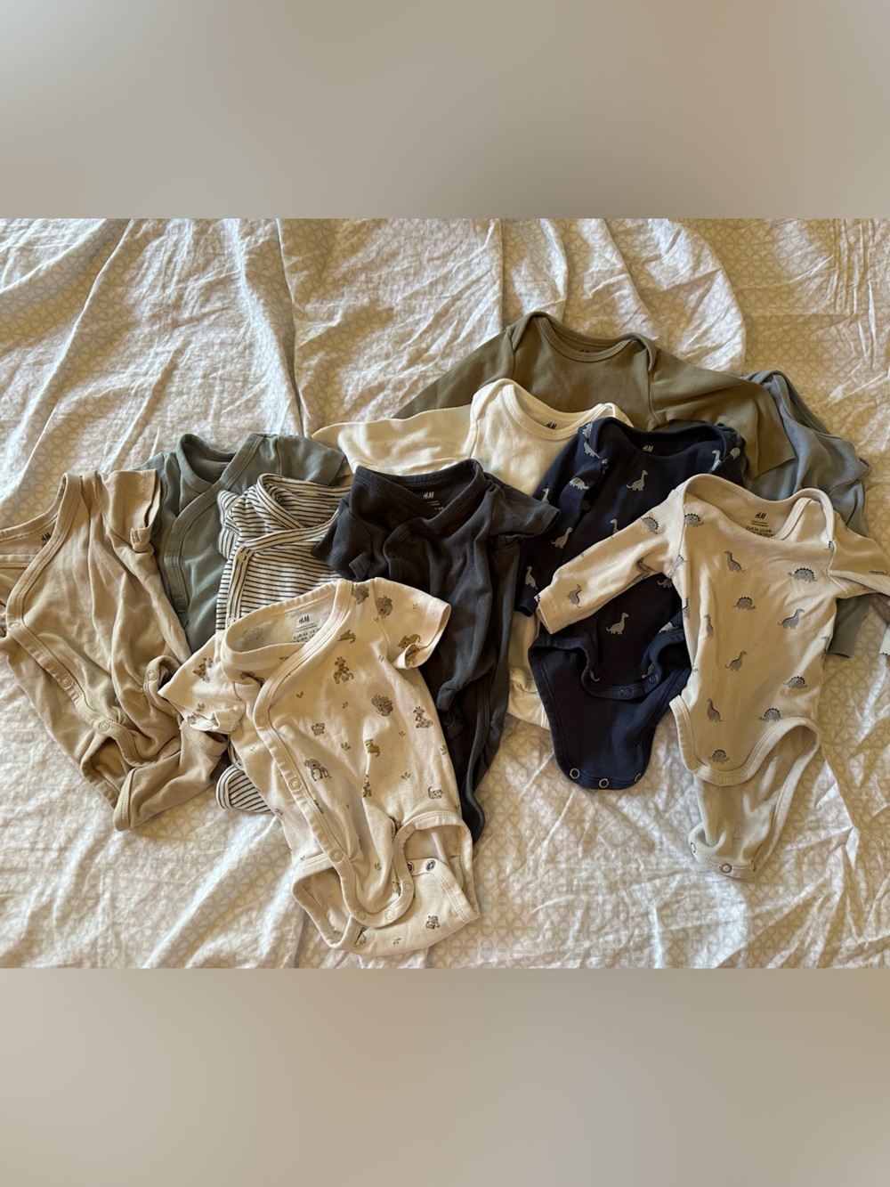 H&M Baby boy newborn One-Piece bundle in Navy, Cream, Olive, Tan